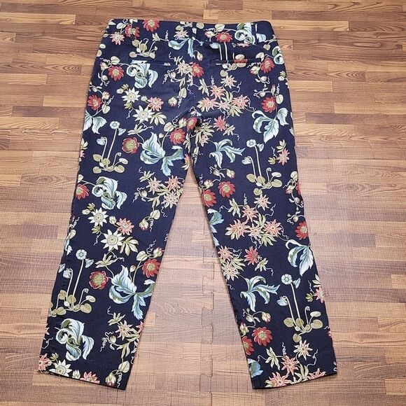 Anne Taylor Petite Factory Floral Cropped pants size 2P - Picture 10 of 12